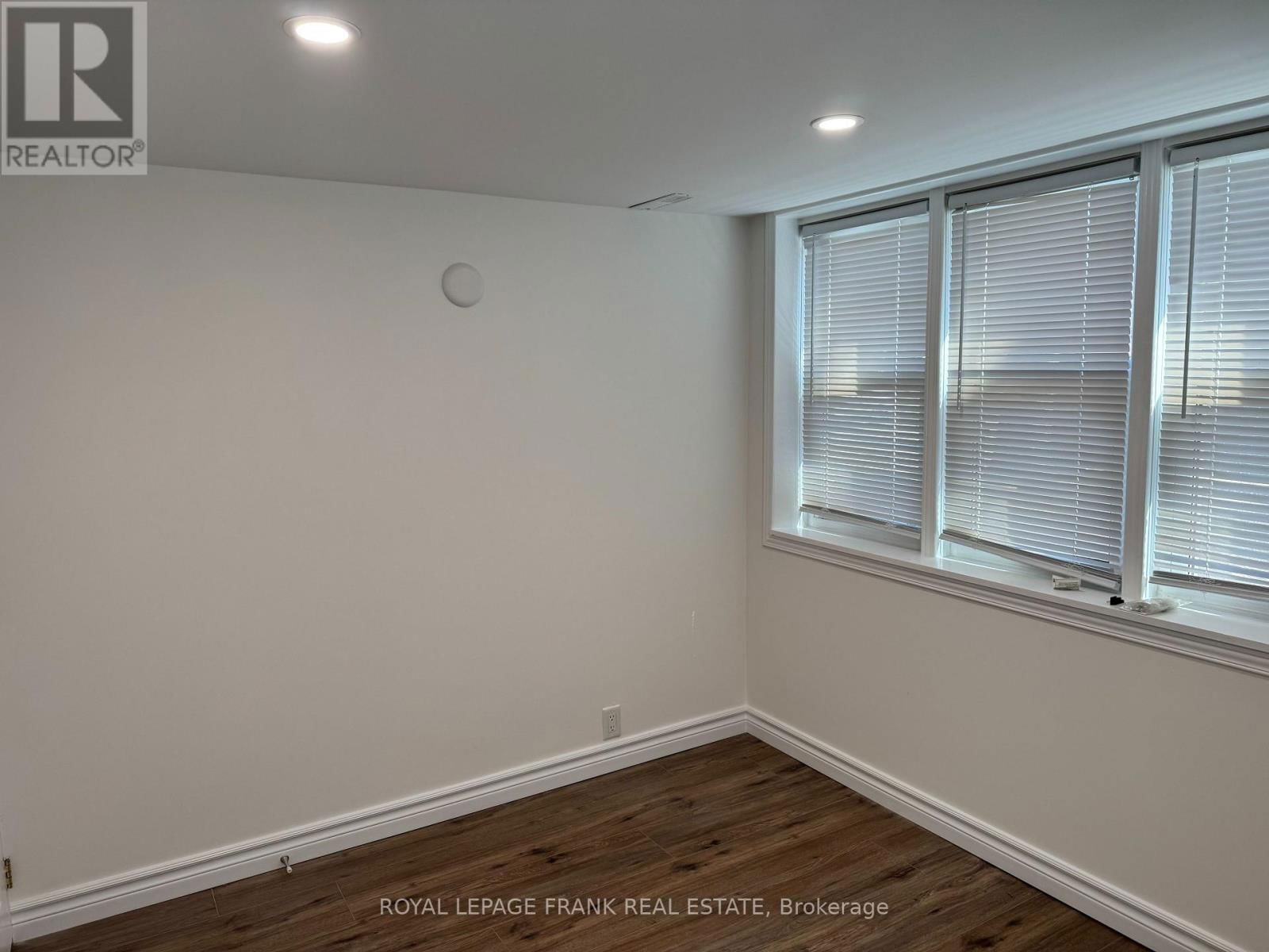 3 - 909 MASSON STREET Image 10