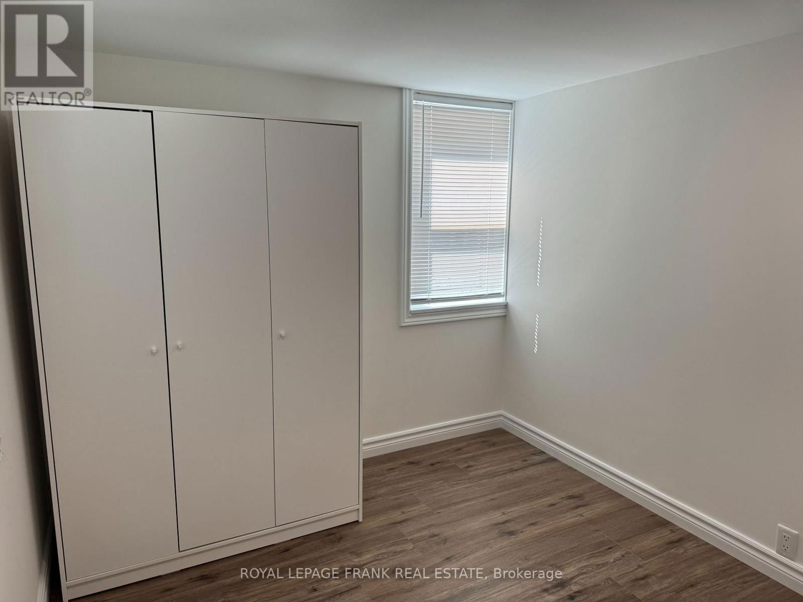 3 - 909 MASSON STREET Image 11