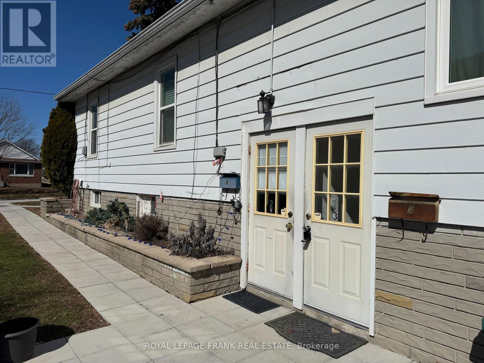 3 - 909 MASSON STREET Image 3