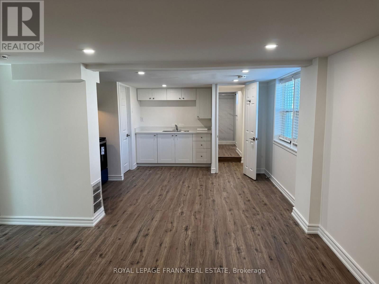 3 - 909 MASSON STREET Image 6