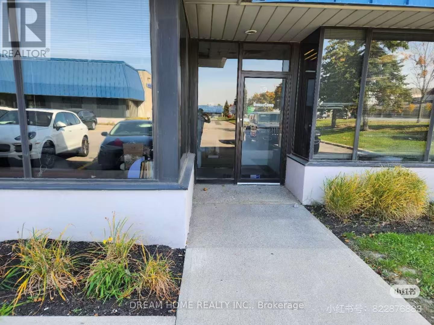 8-9 - 40 IRONSIDE CRESCENT Image 1