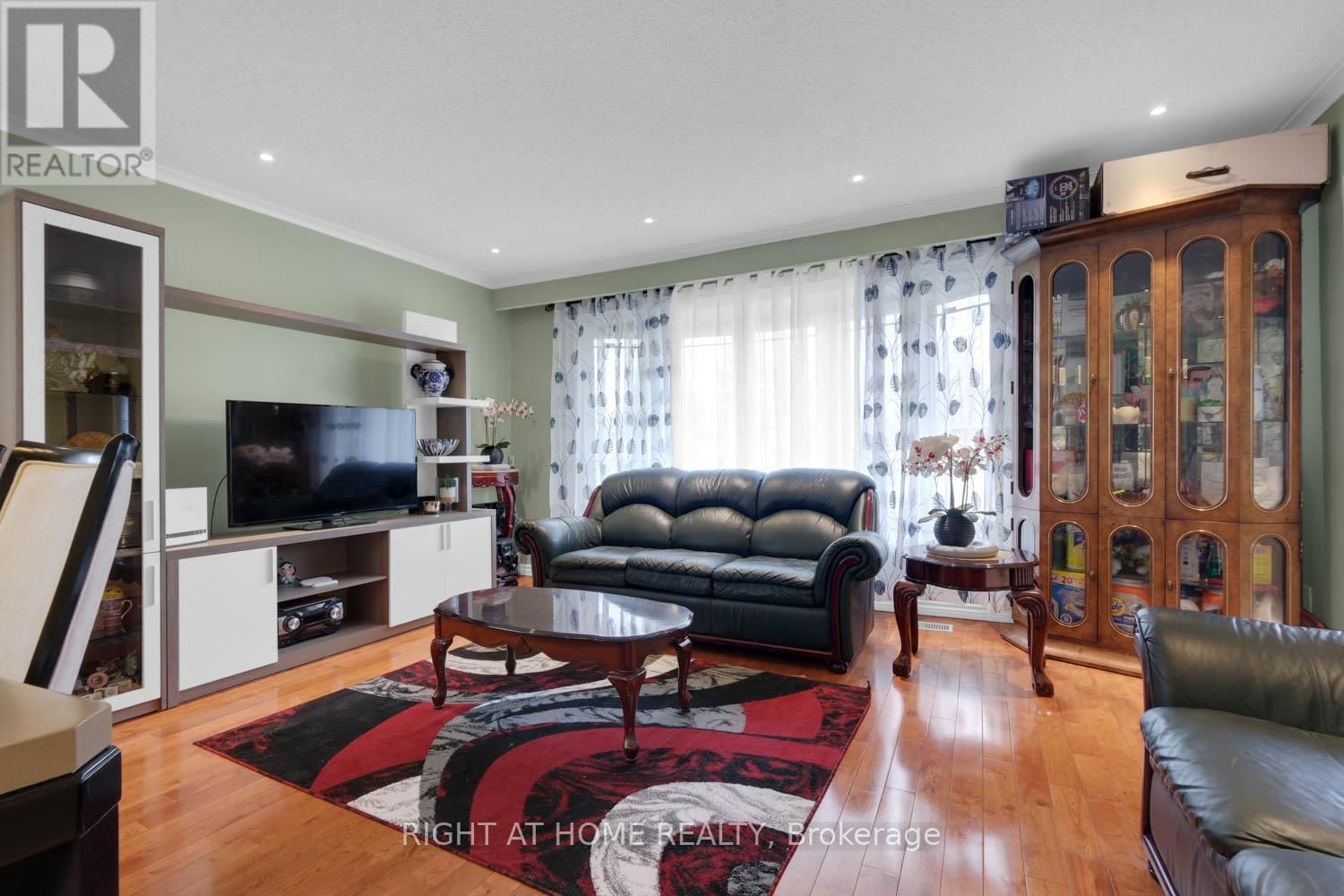 119 ROCHMAN BOULEVARD Image 4