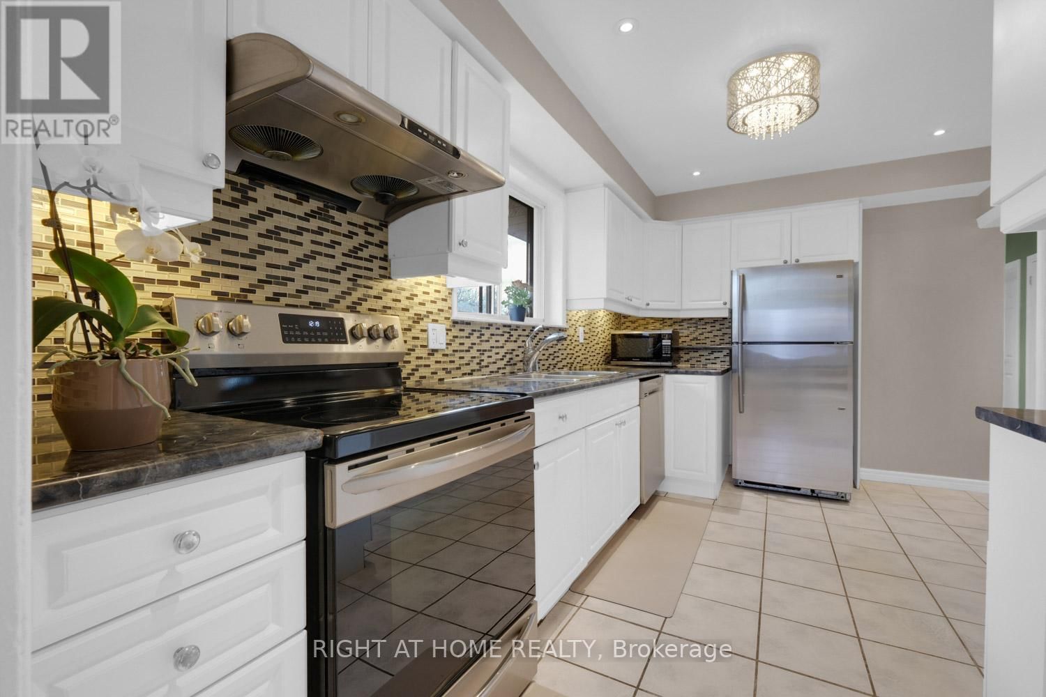 119 ROCHMAN BOULEVARD Image 7