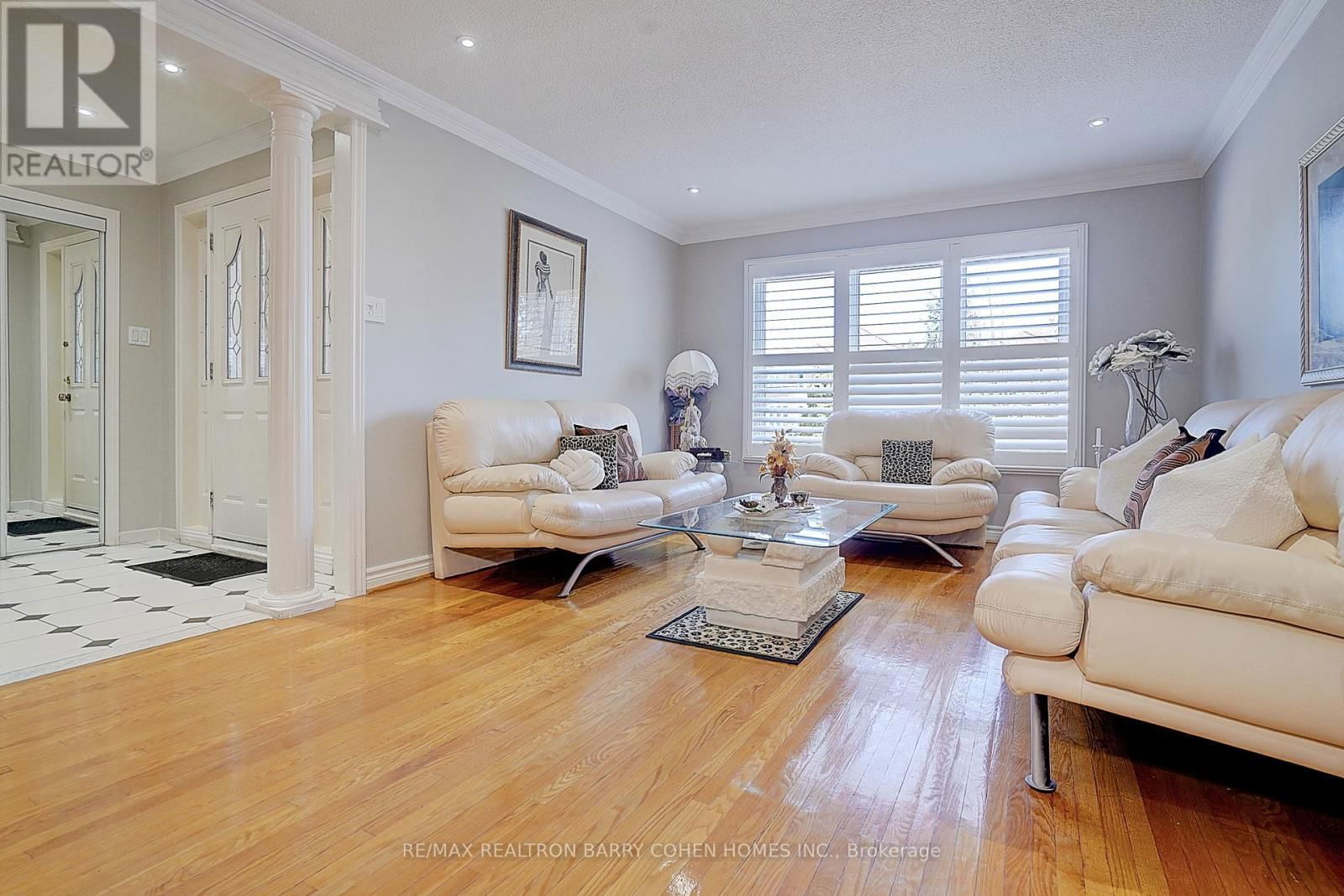 112 AGINCOURT DRIVE Image 3