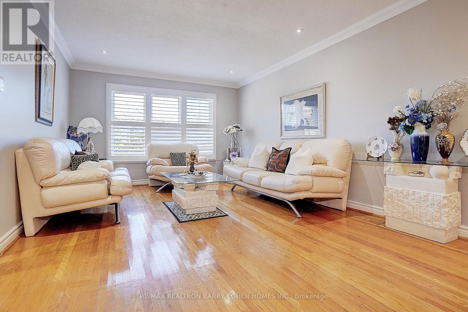 112 AGINCOURT DRIVE Image 4