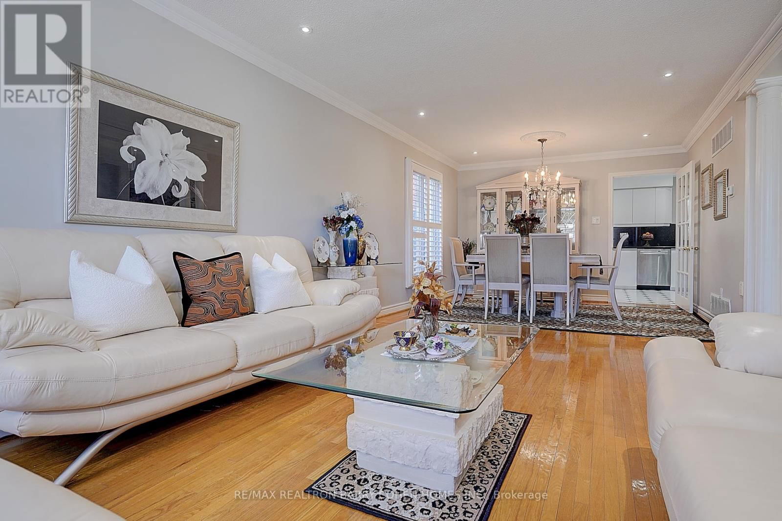 112 AGINCOURT DRIVE Image 5