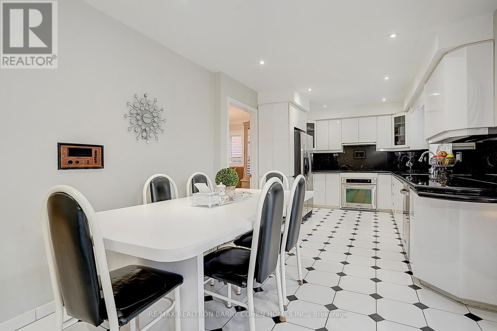 112 AGINCOURT DRIVE Image 7