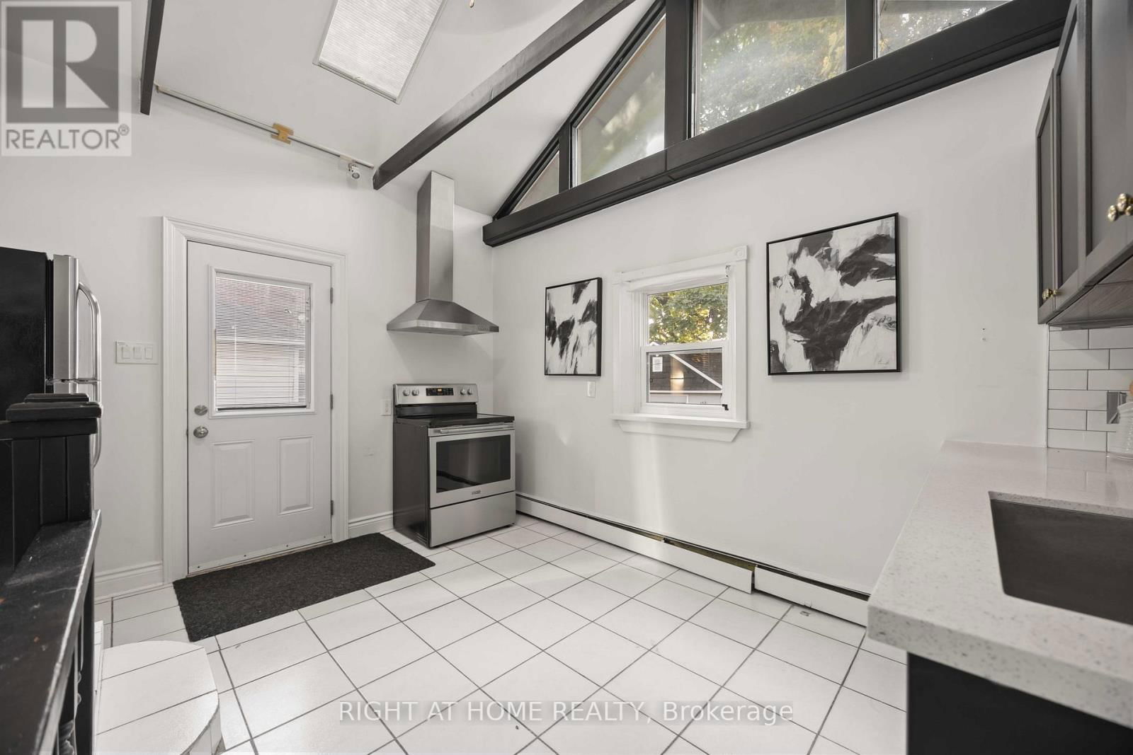 285 OLIVE AVENUE Image 24