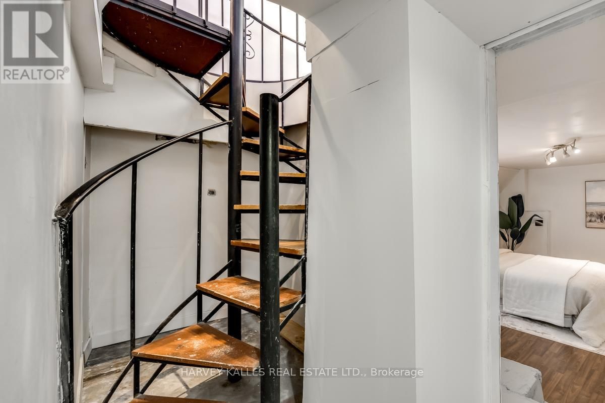 256 SAMMON AVENUE Image 17