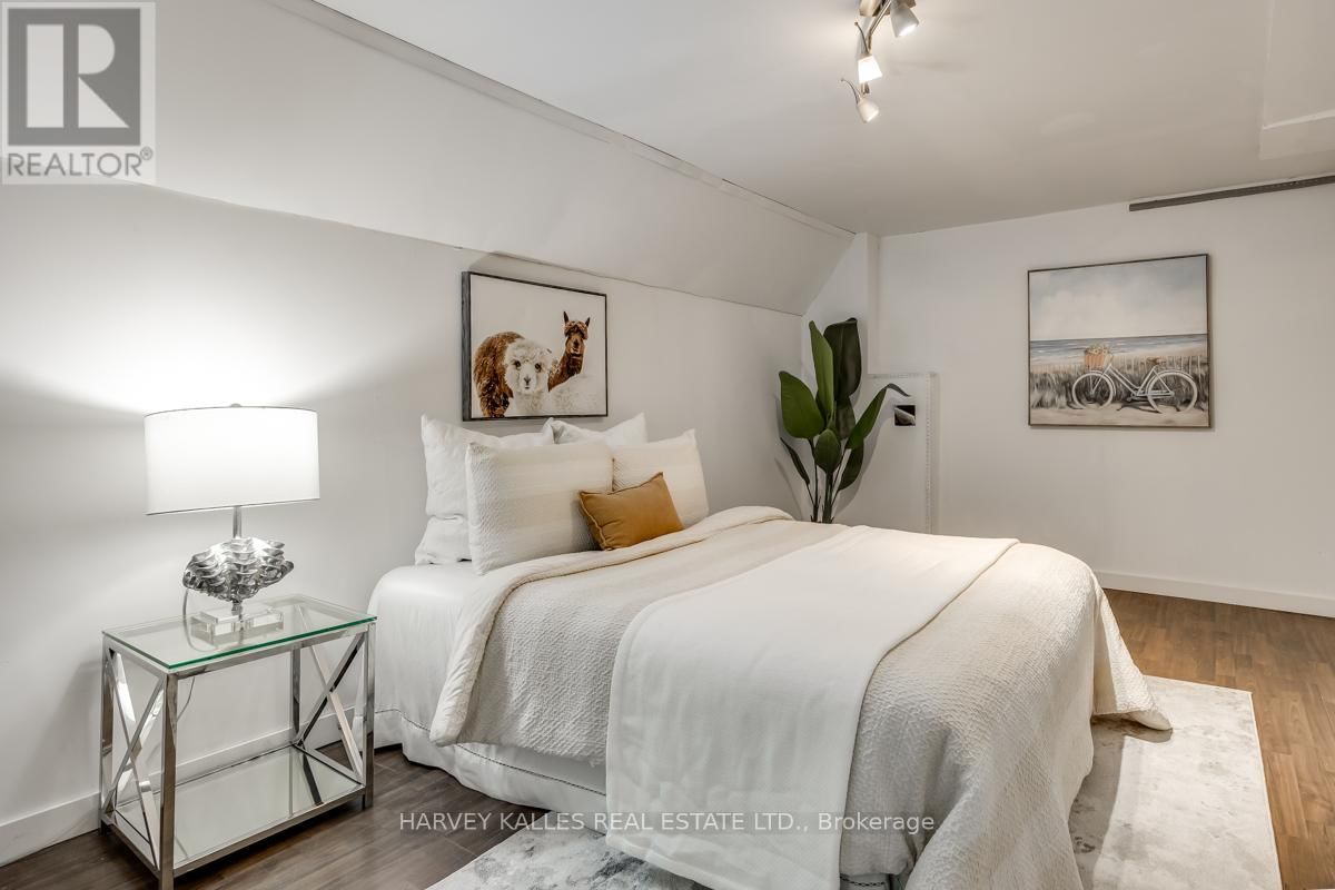 256 SAMMON AVENUE Image 18
