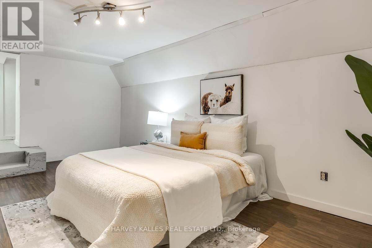 256 SAMMON AVENUE Image 19