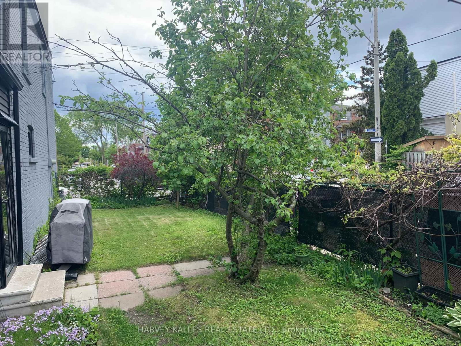 256 SAMMON AVENUE Image 22
