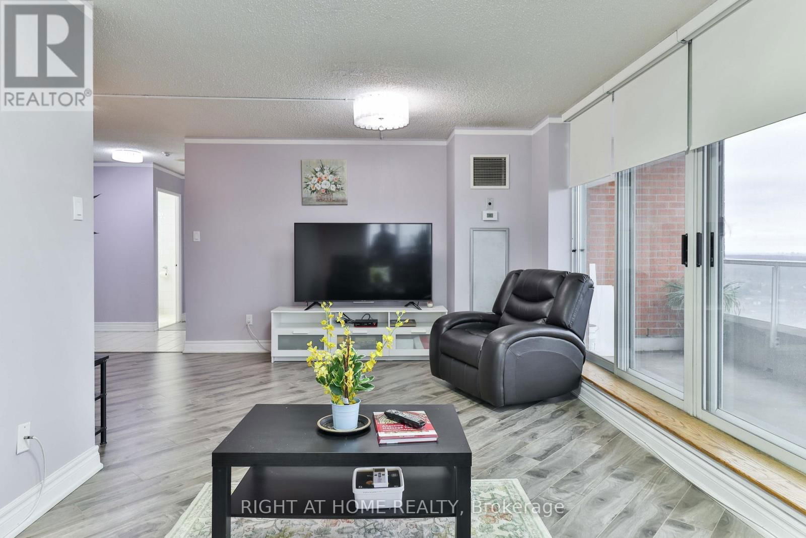 1609 - 410 MCLEVIN AVENUE Image 29