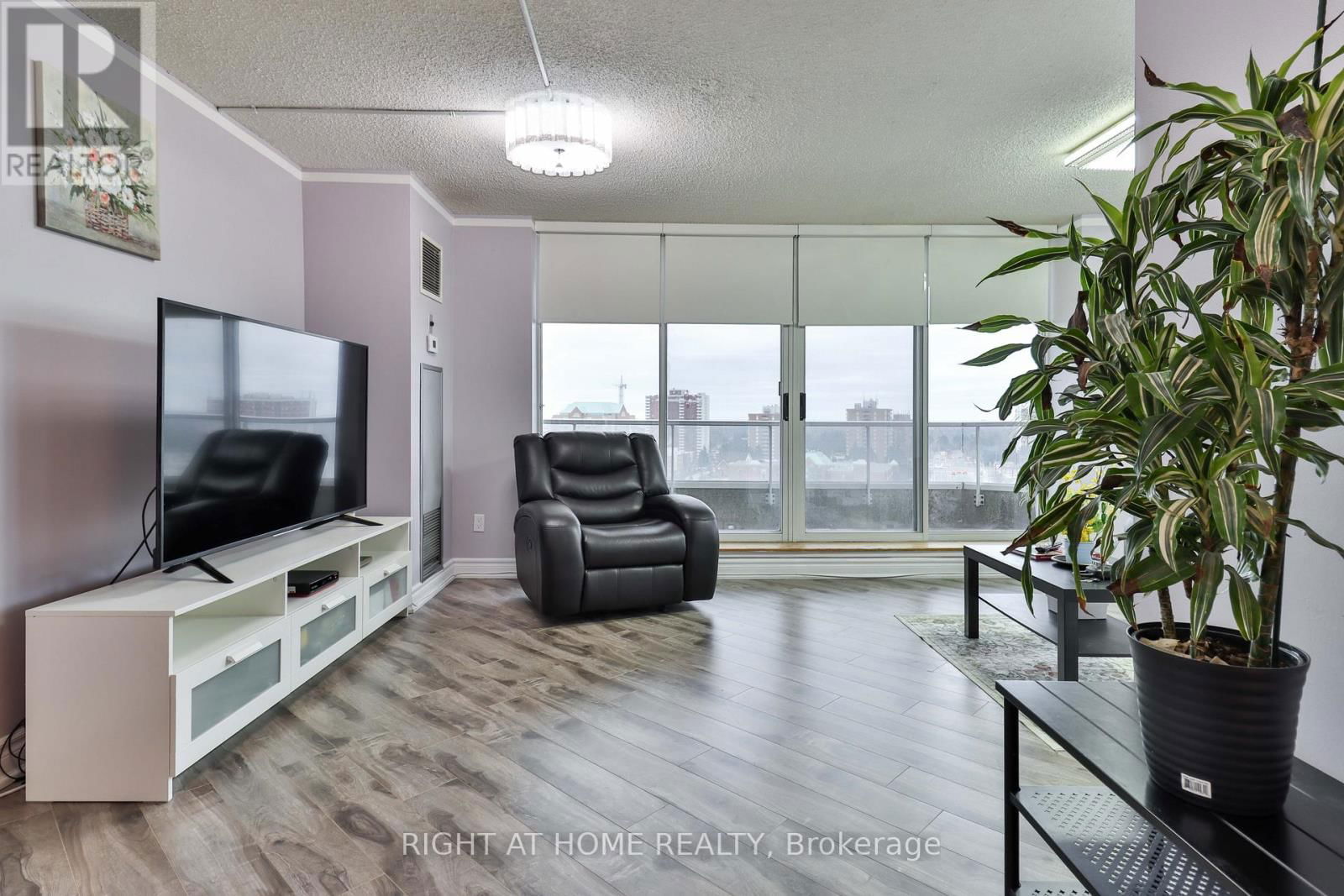 1609 - 410 MCLEVIN AVENUE Image 31
