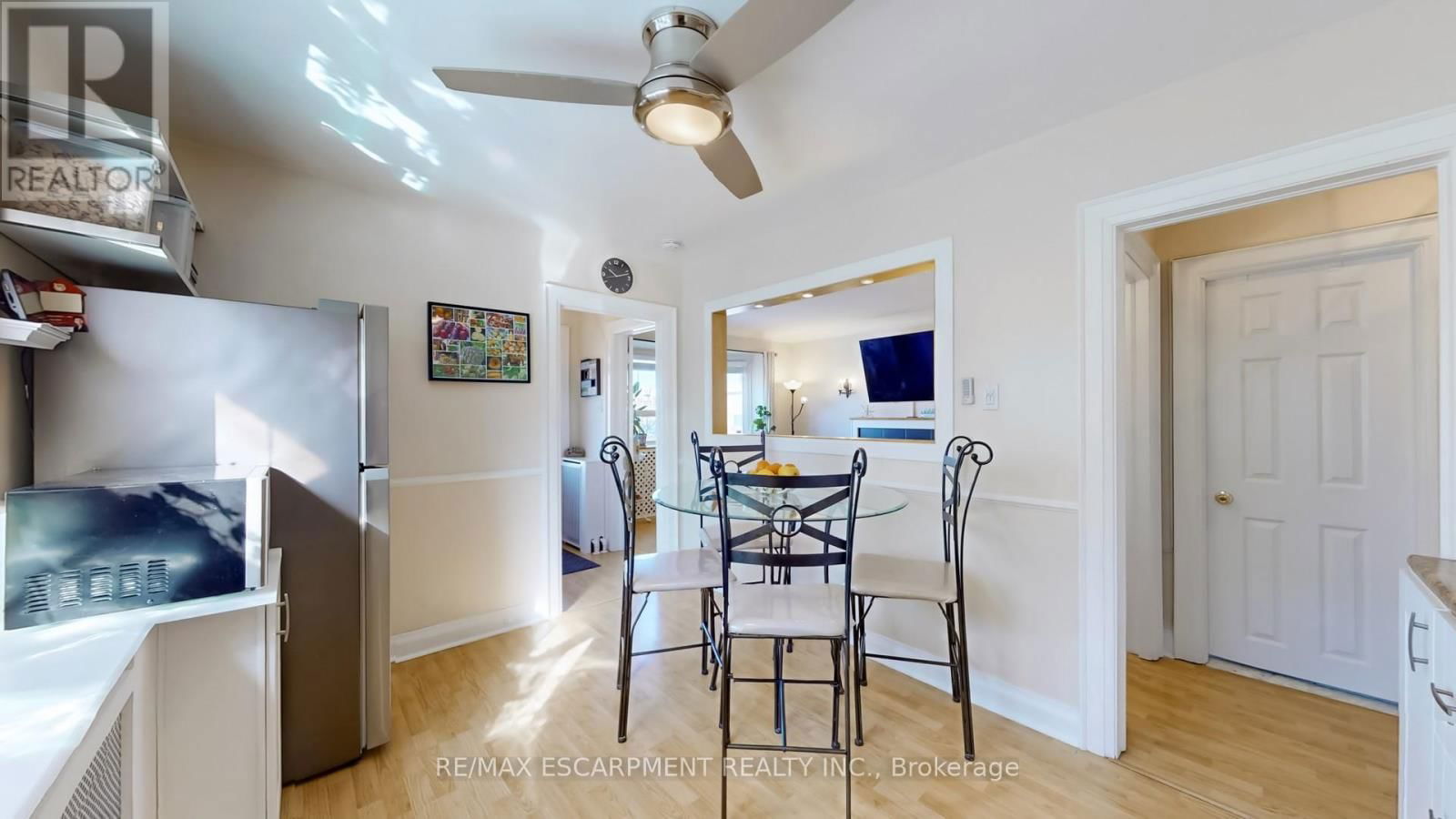 527 VICTORIA PARK AVENUE Image 13
