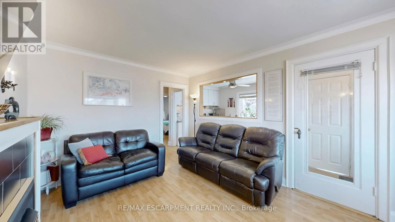 527 VICTORIA PARK AVENUE Image 15