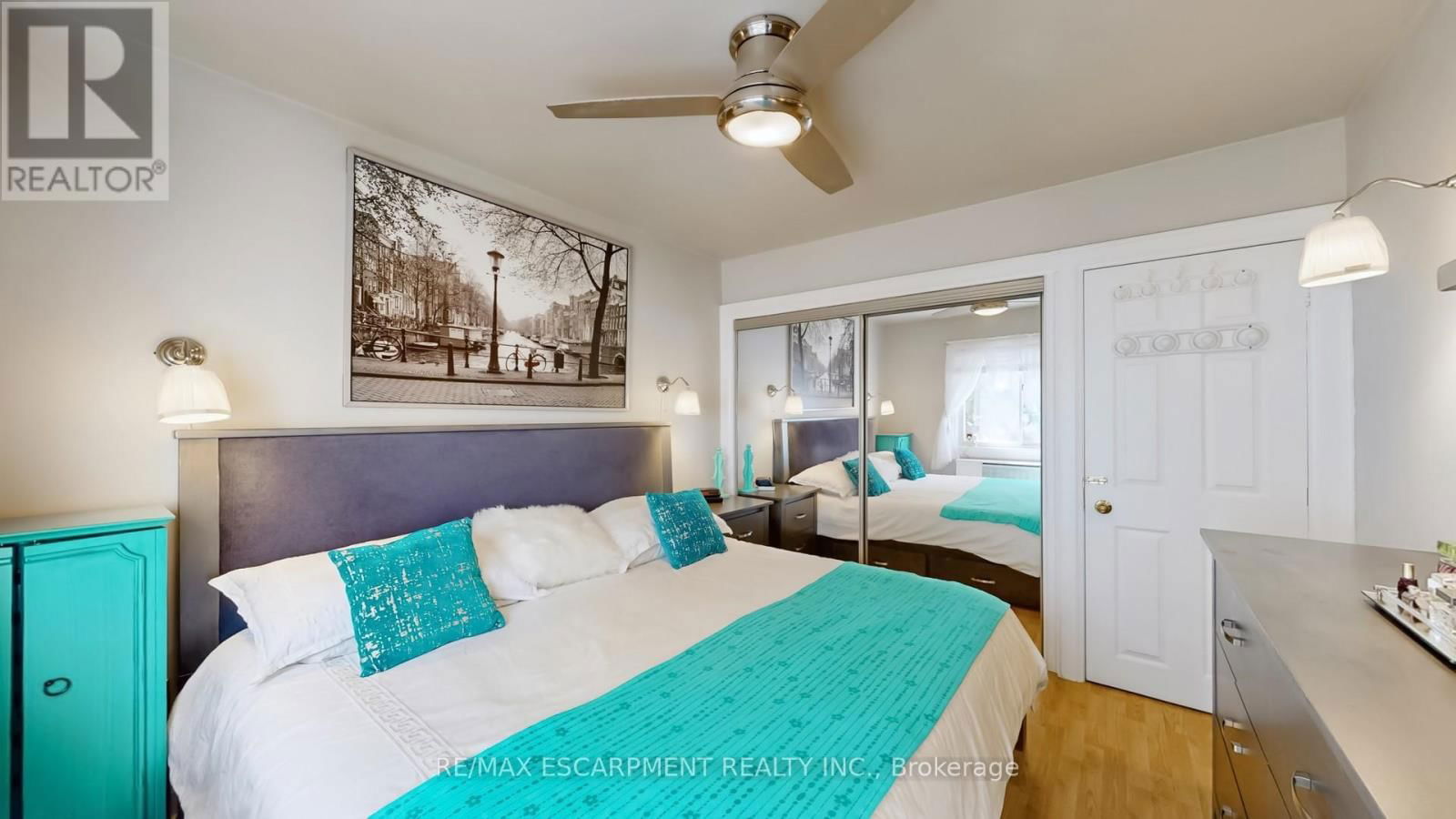 527 VICTORIA PARK AVENUE Image 17