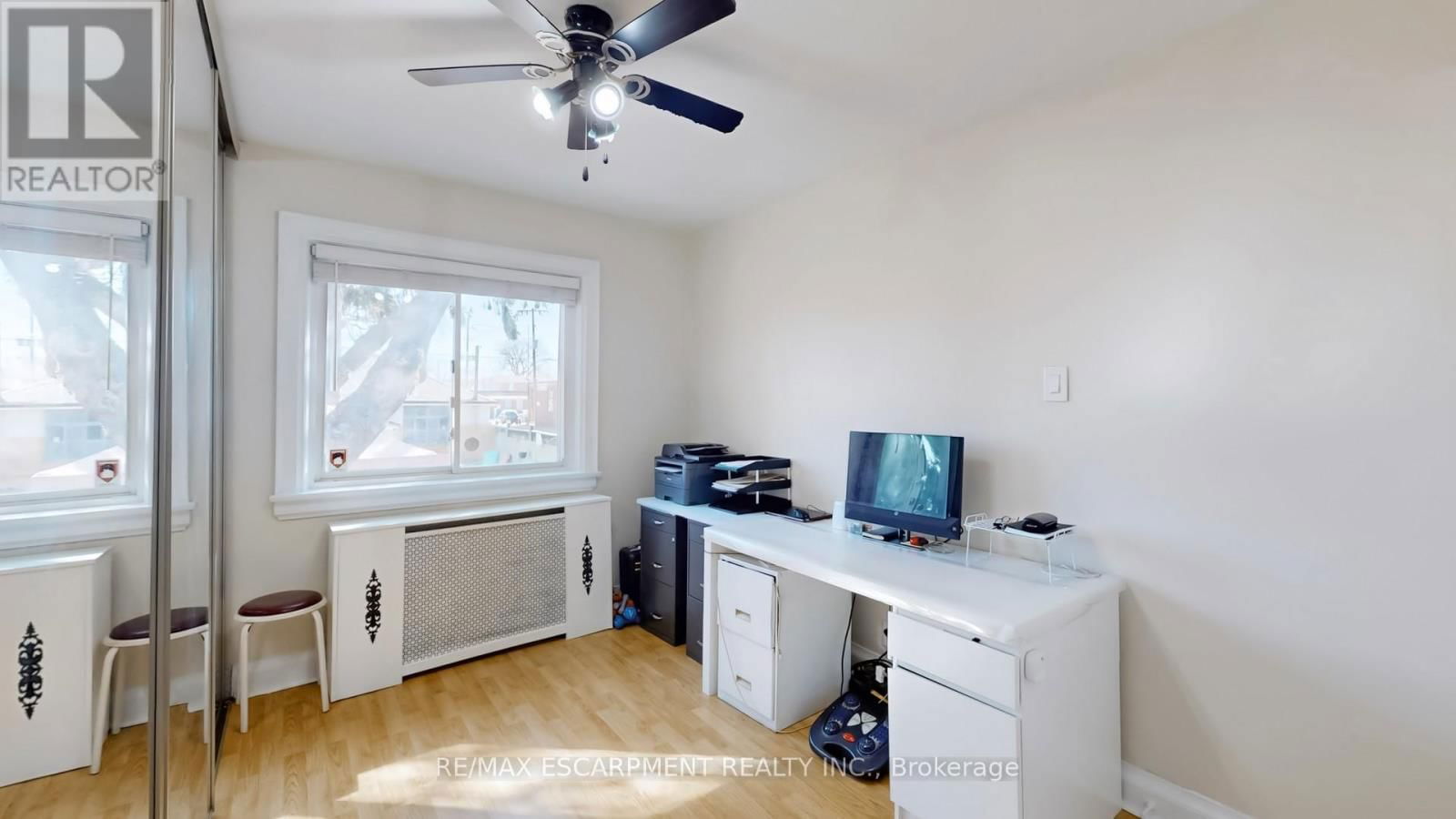 527 VICTORIA PARK AVENUE Image 21