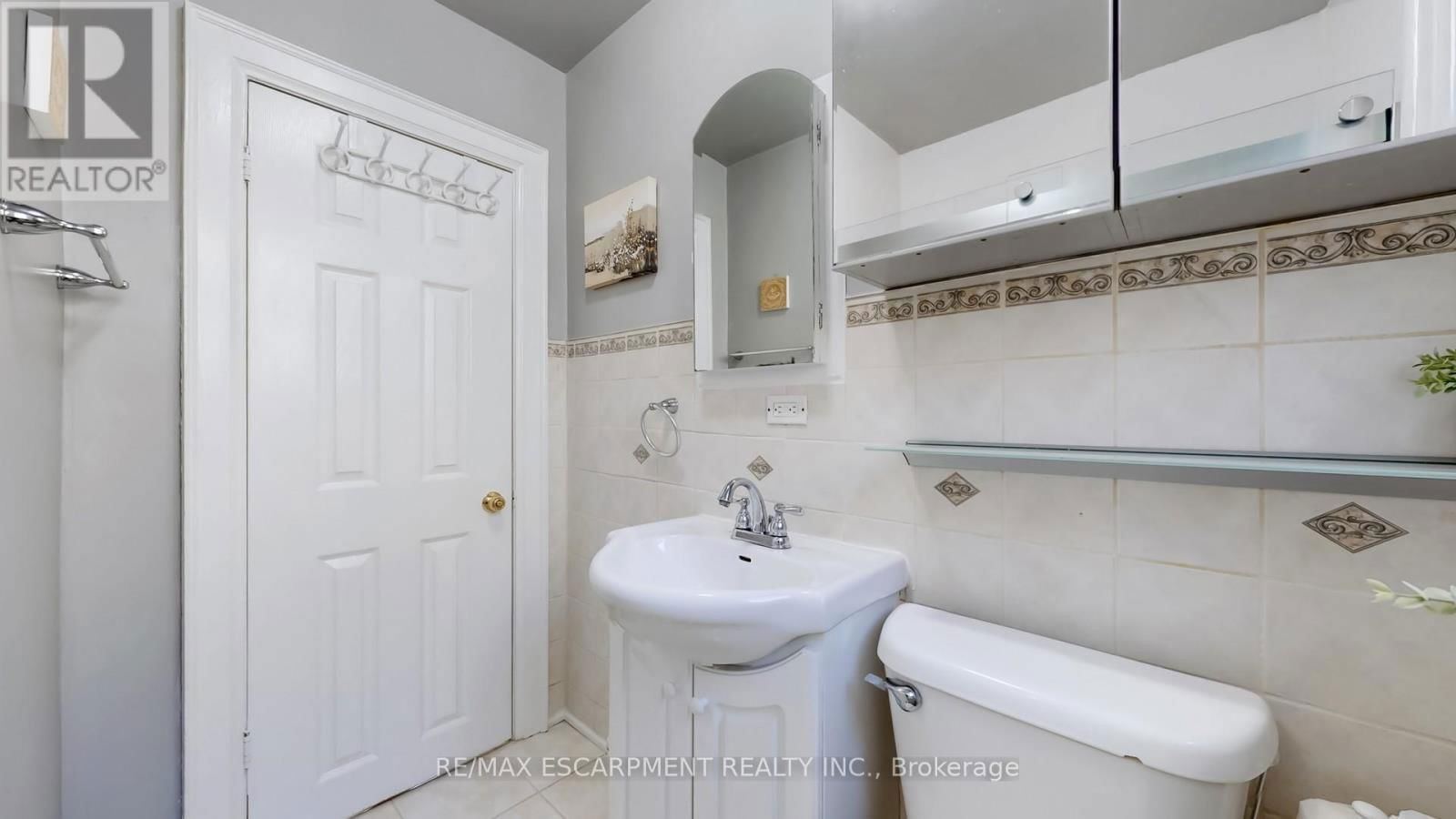 527 VICTORIA PARK AVENUE Image 23
