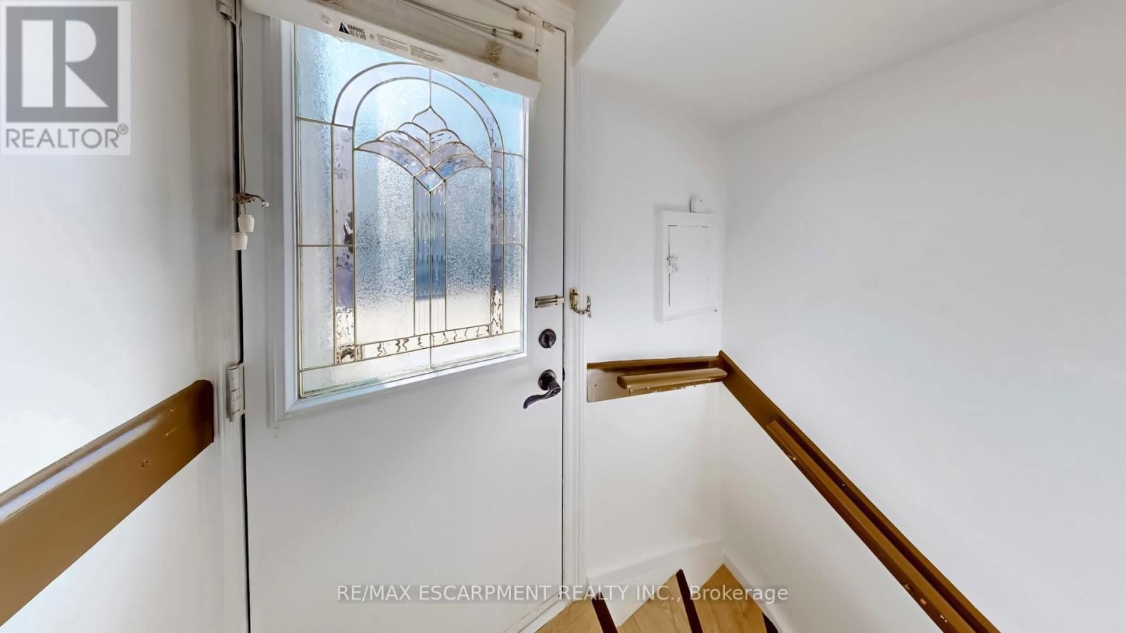 527 VICTORIA PARK AVENUE Image 25