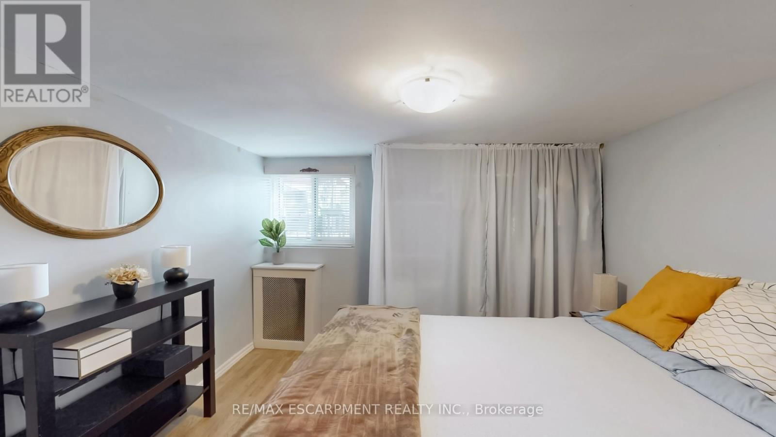 527 VICTORIA PARK AVENUE Image 36