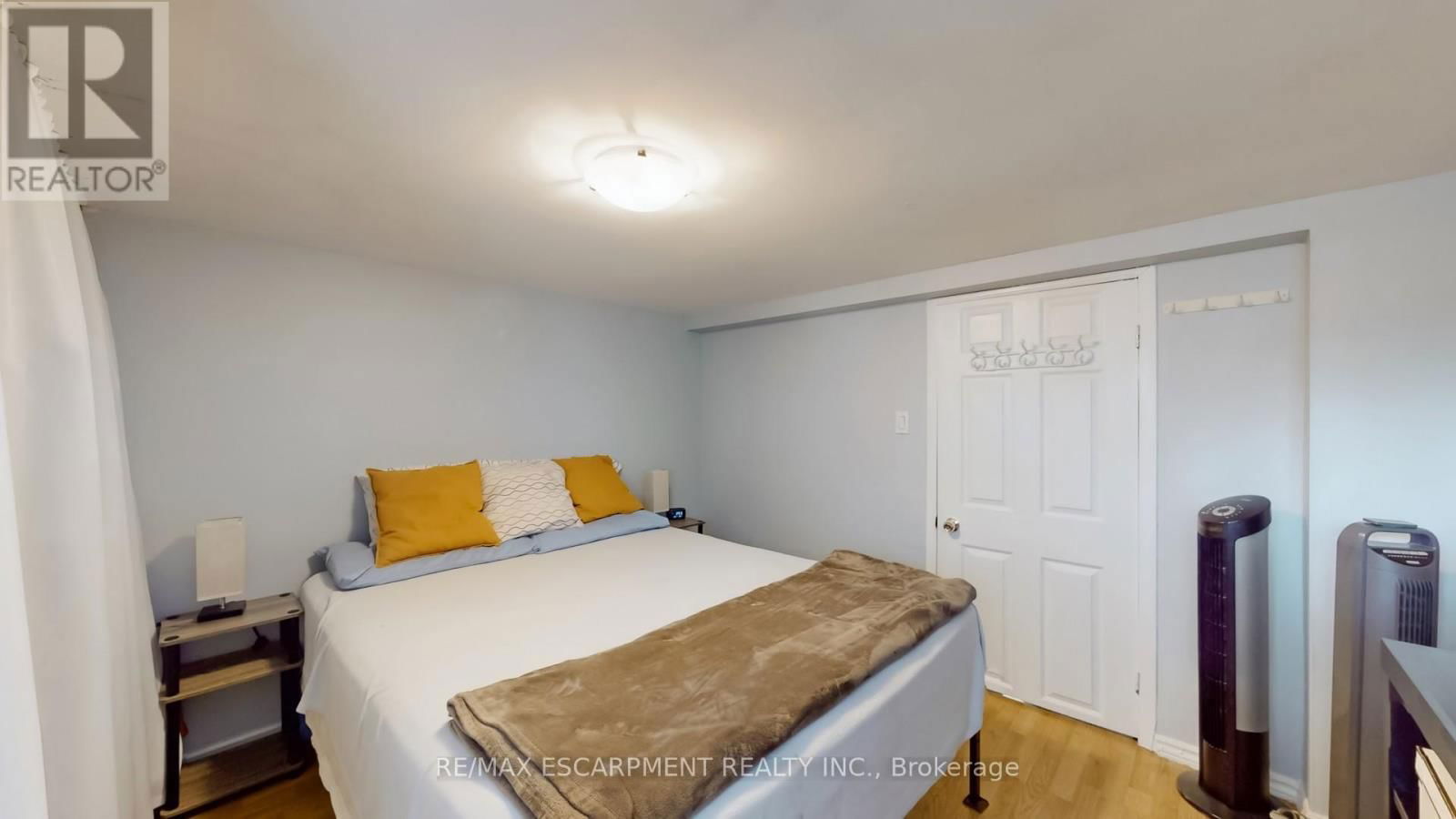 527 VICTORIA PARK AVENUE Image 37