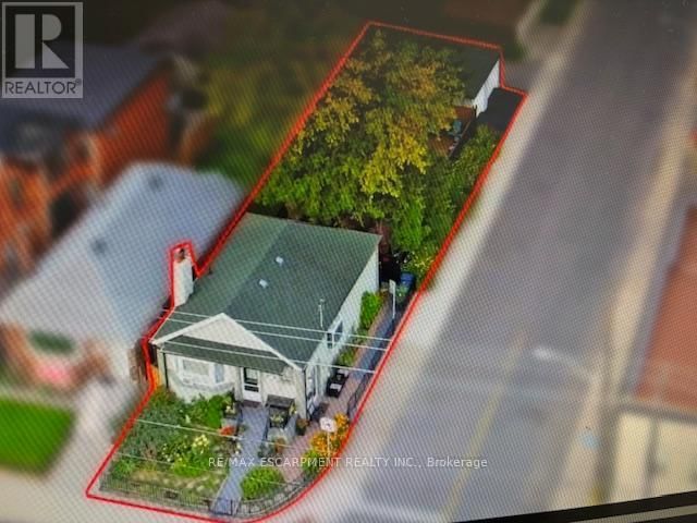 527 VICTORIA PARK AVENUE Image 6