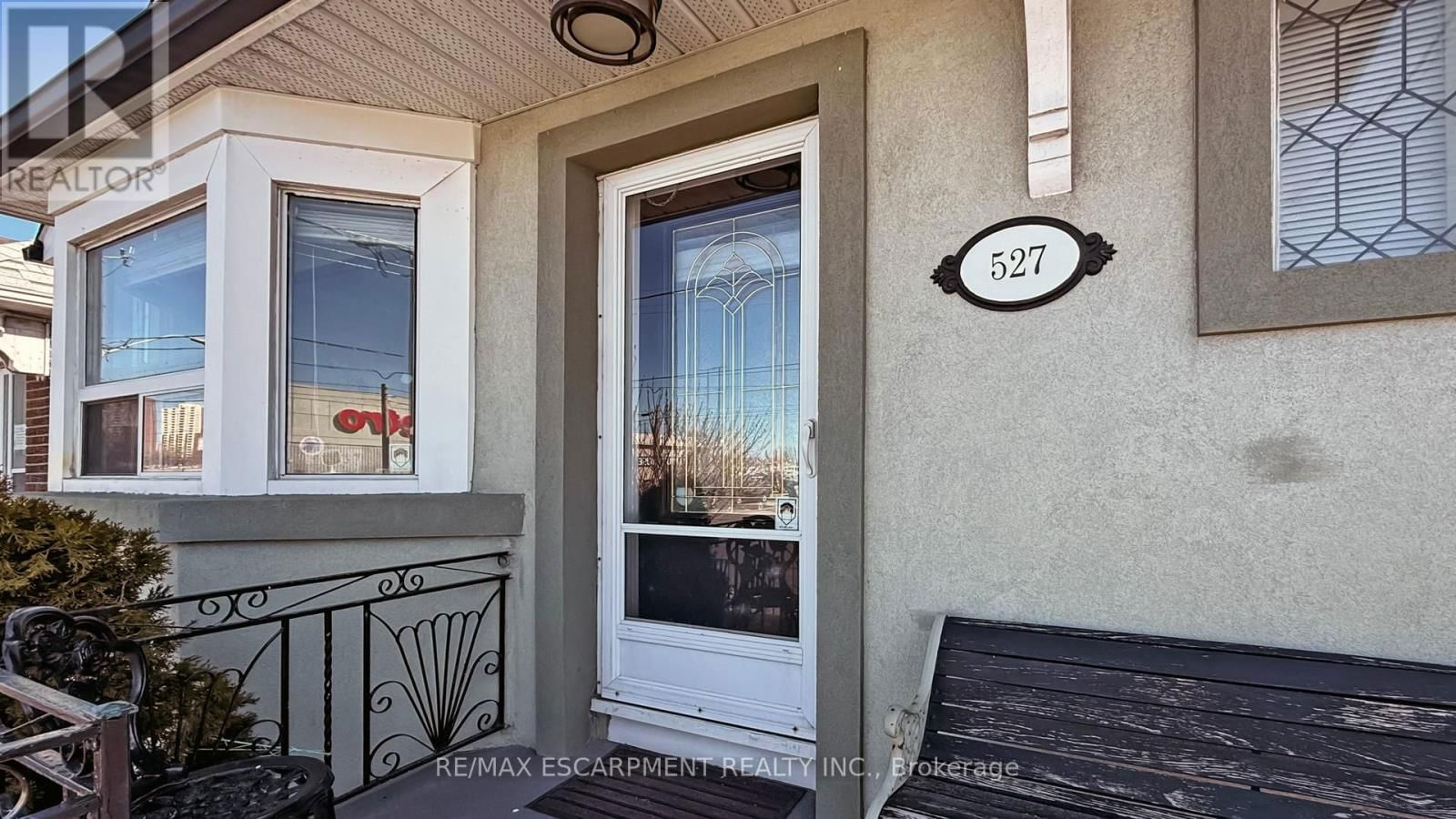 527 VICTORIA PARK AVENUE Image 7