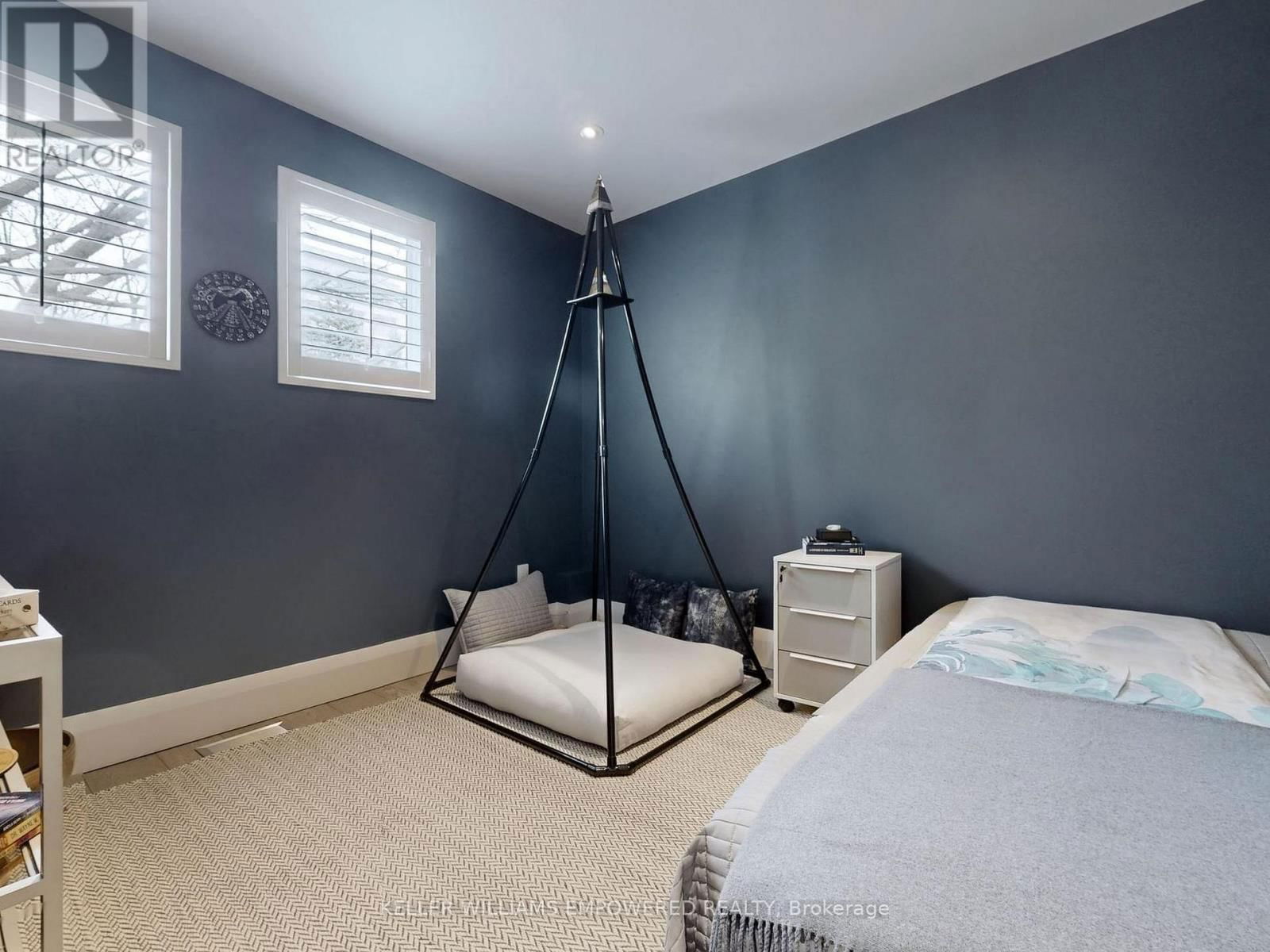 10 WEBSTER AVENUE Image 30