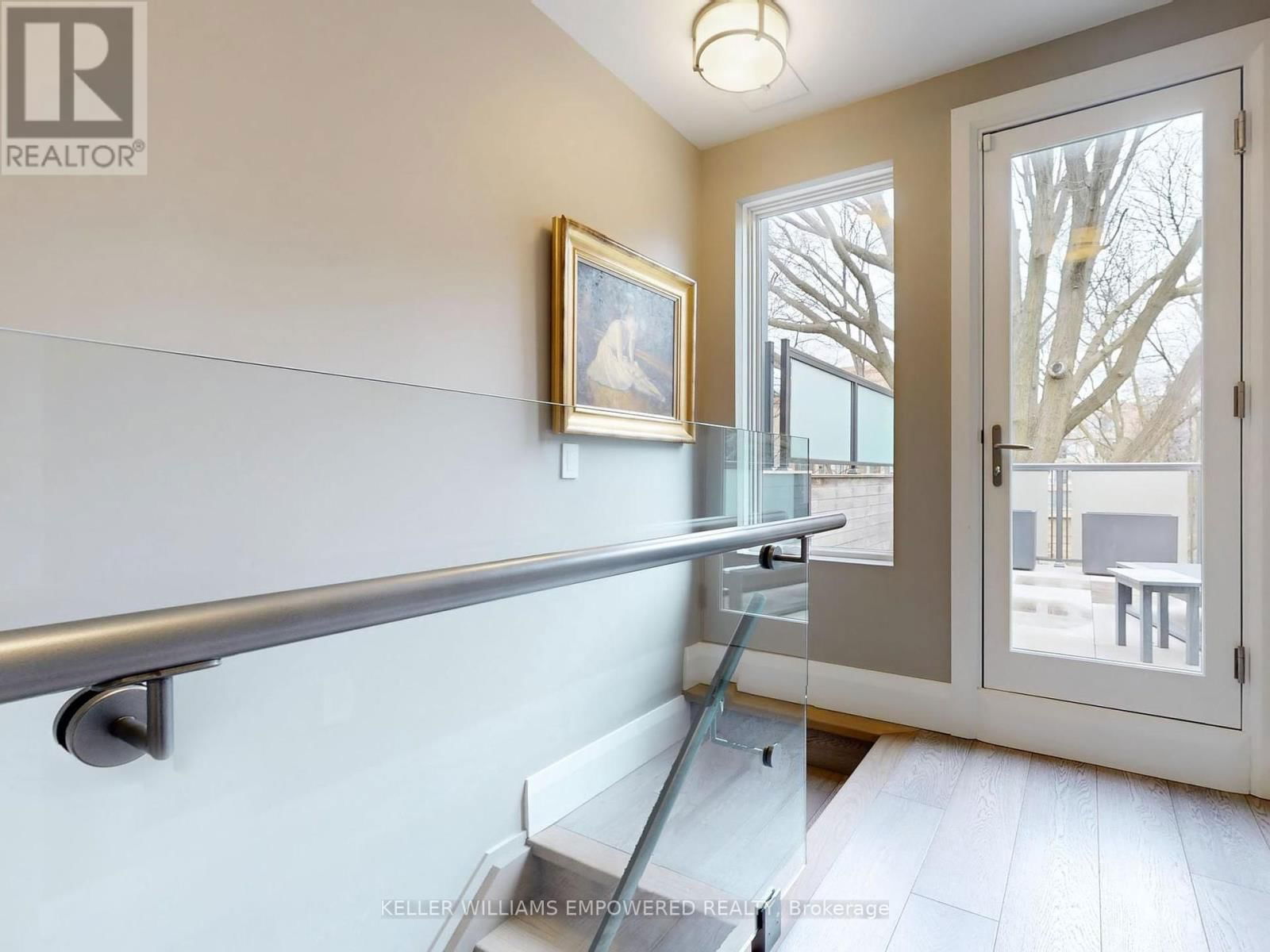 10 WEBSTER AVENUE Image 32