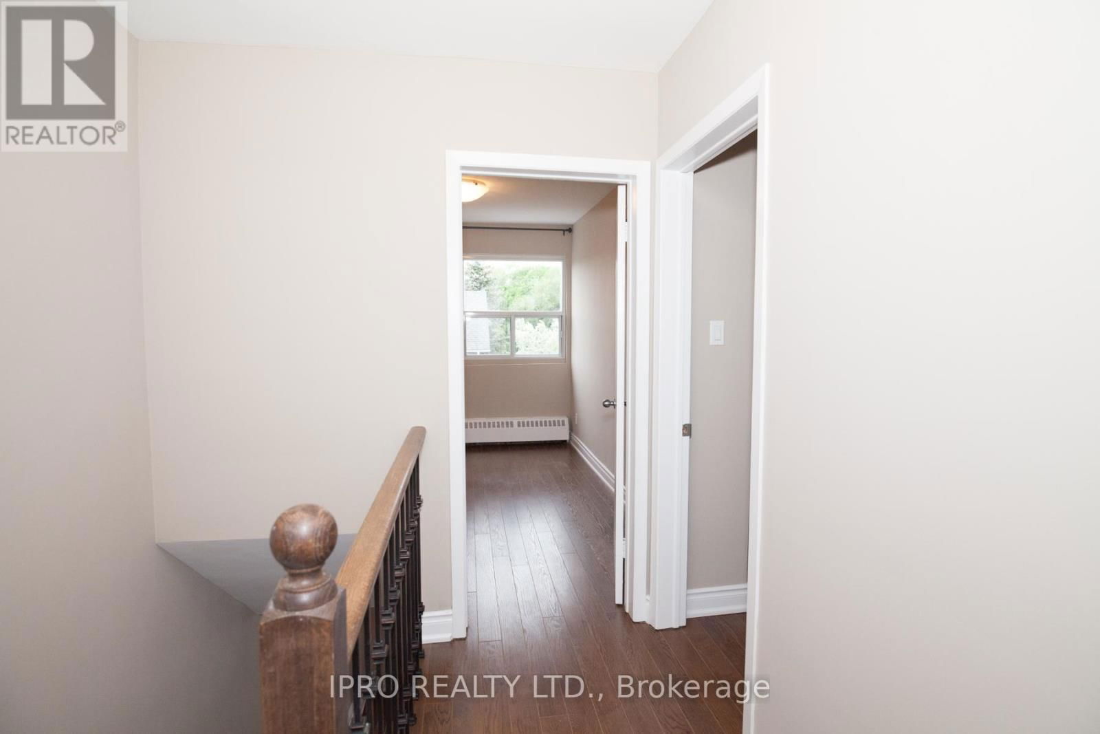UPPER - B - 920 PAPE AVENUE Image 10