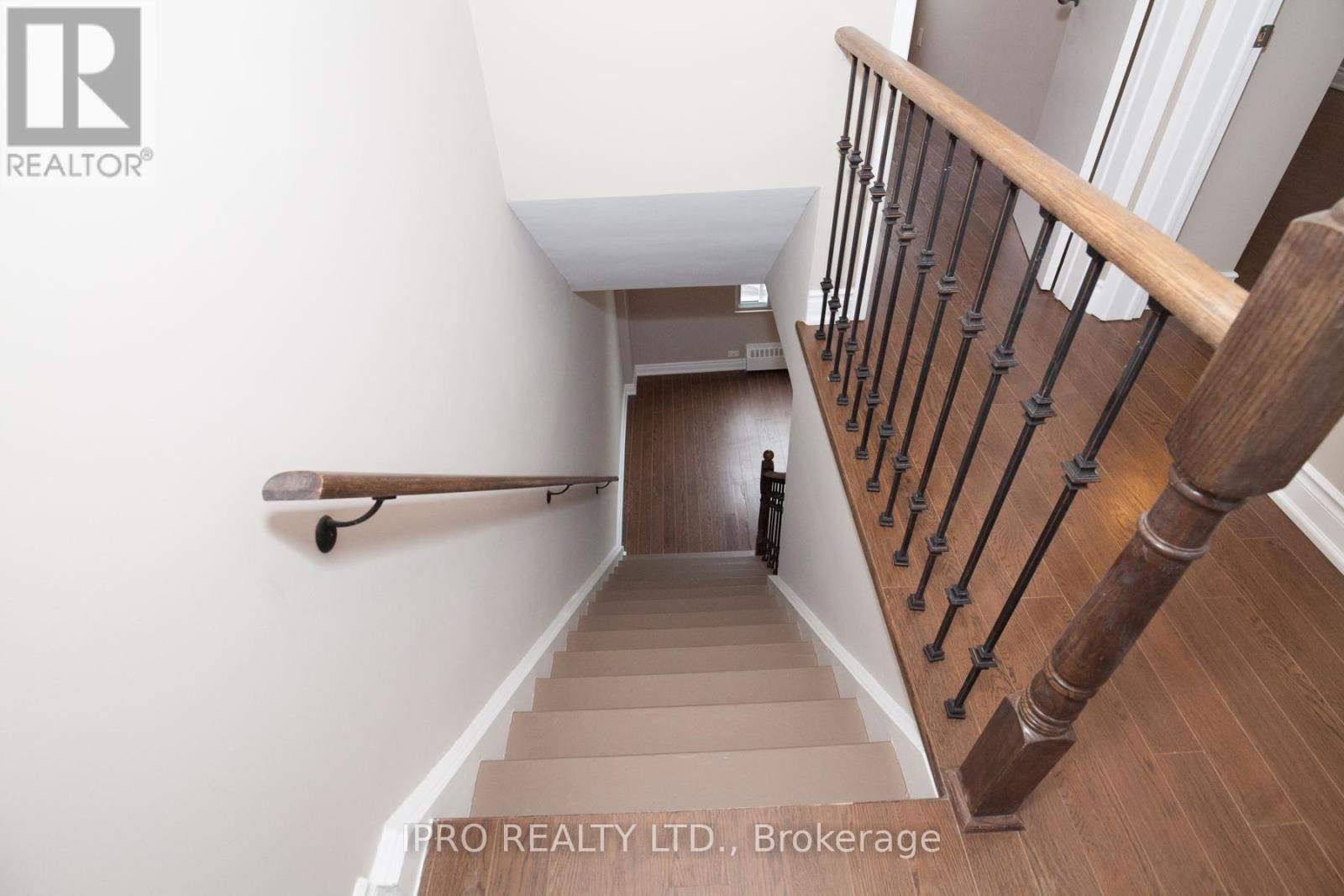 UPPER - B - 920 PAPE AVENUE Image 11