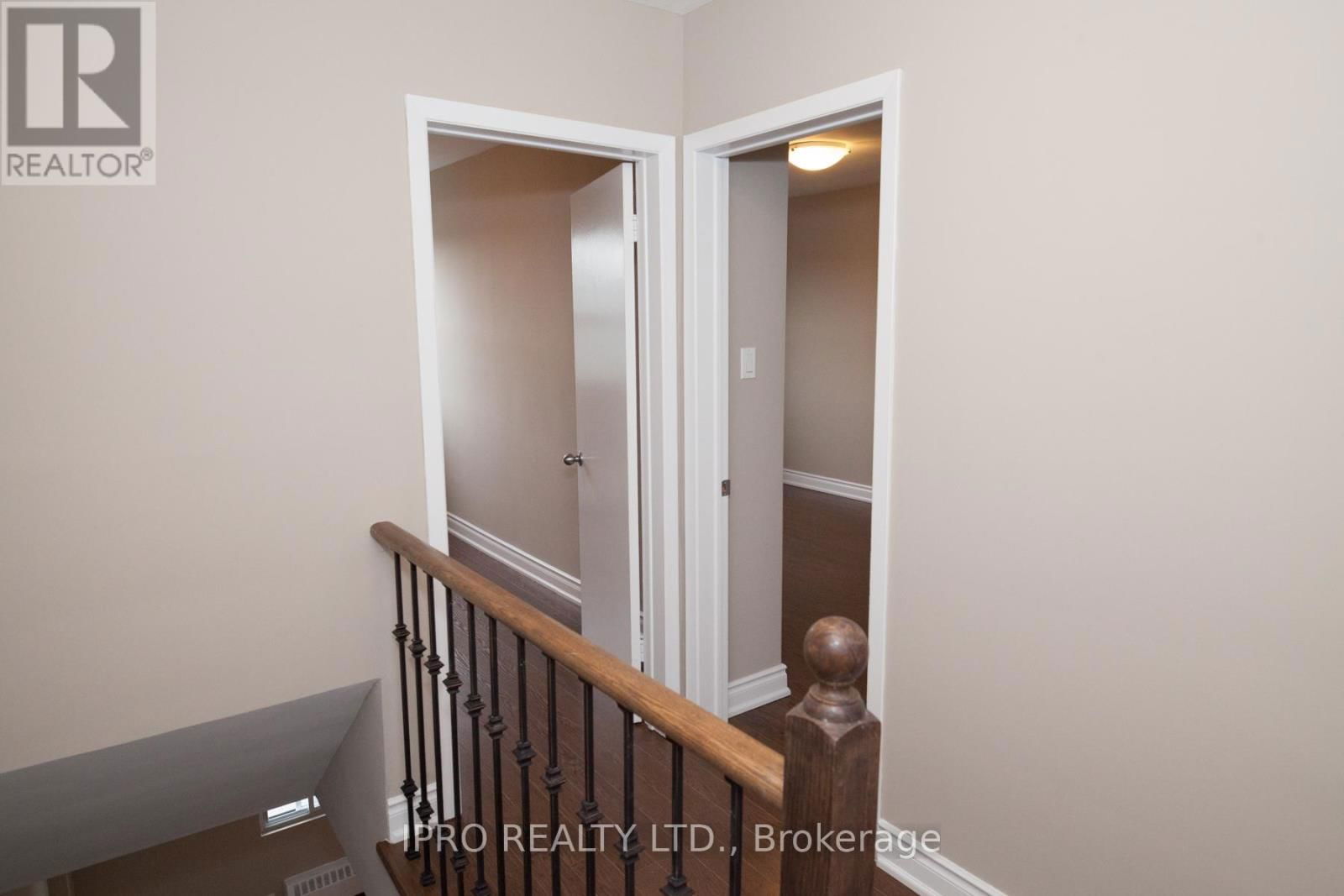 UPPER - B - 920 PAPE AVENUE Image 12