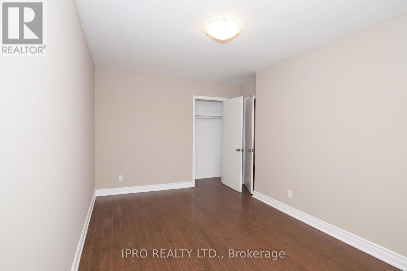 UPPER - B - 920 PAPE AVENUE Image 14