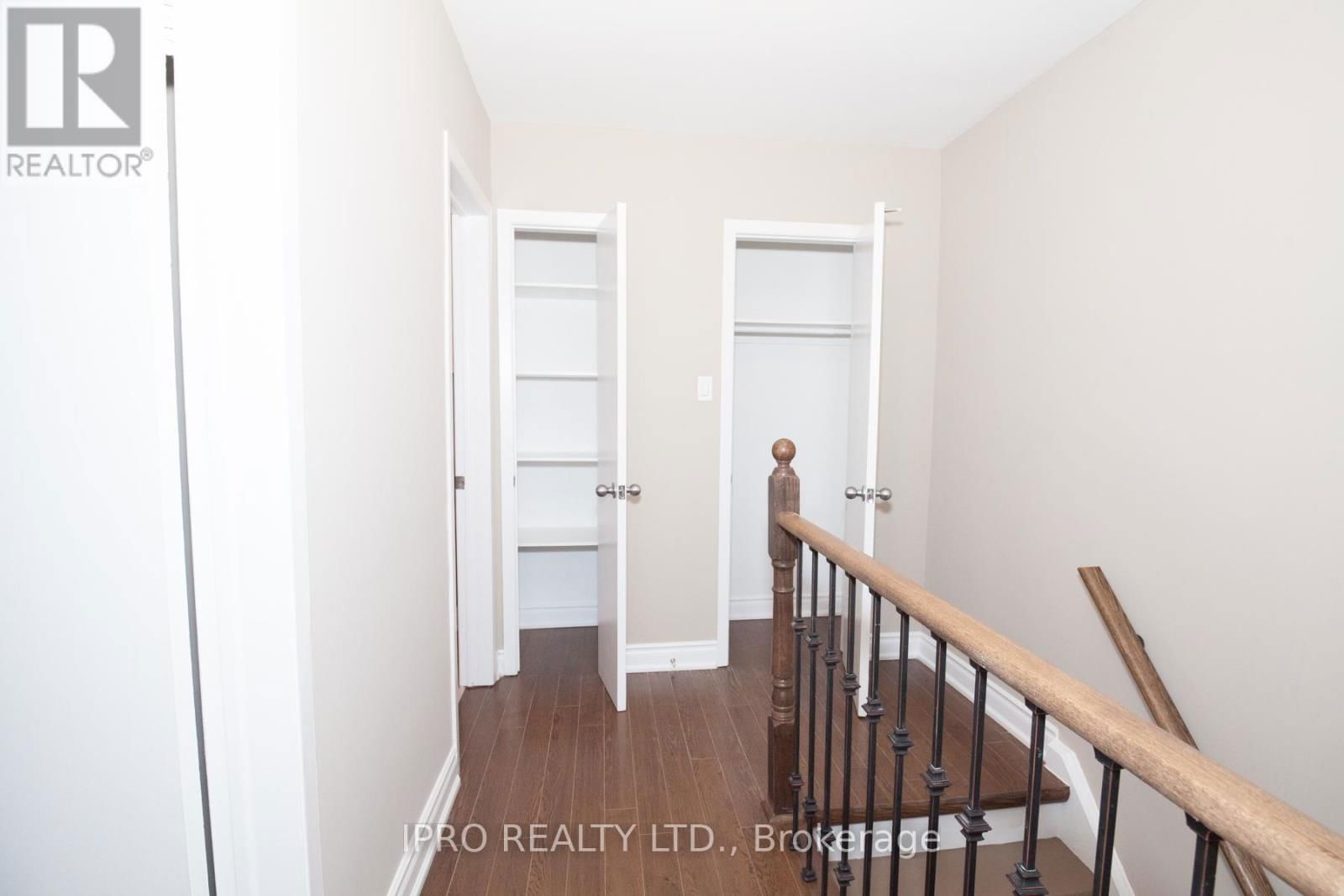 UPPER - B - 920 PAPE AVENUE Image 19
