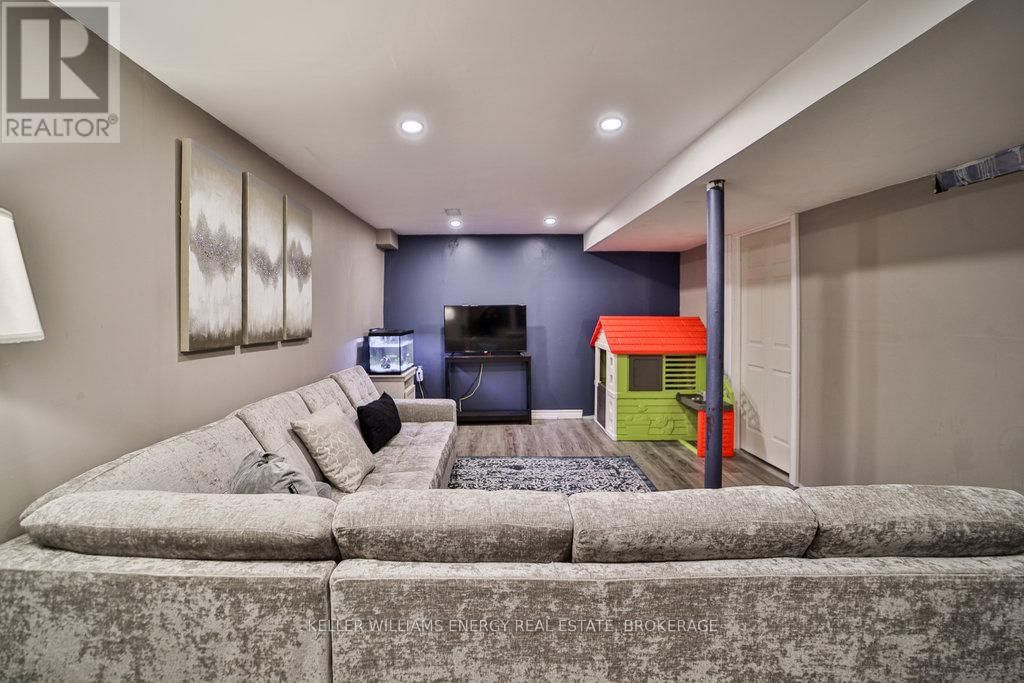 11 PLANTATION COURT Image 37