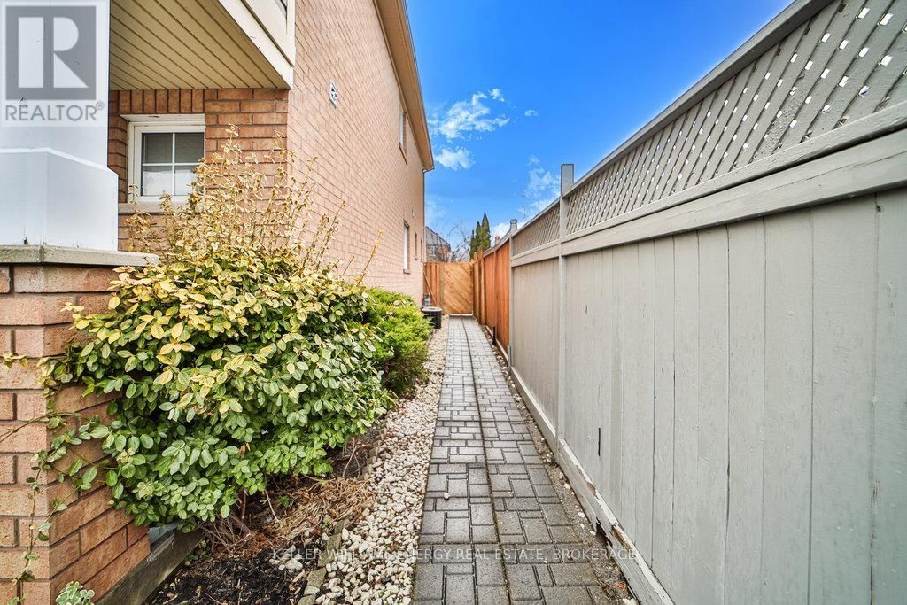 11 PLANTATION COURT Image 40