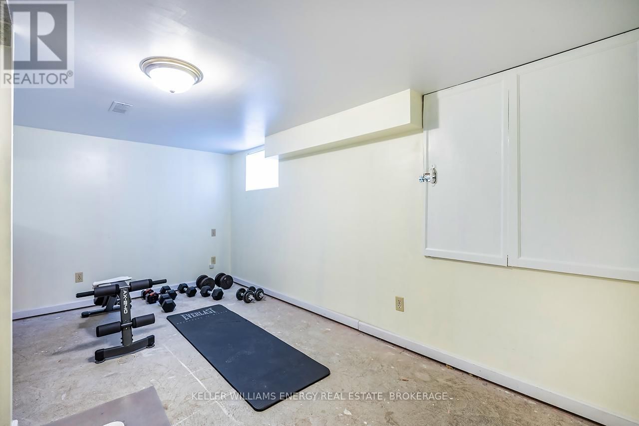302 DREW STREET Image 27