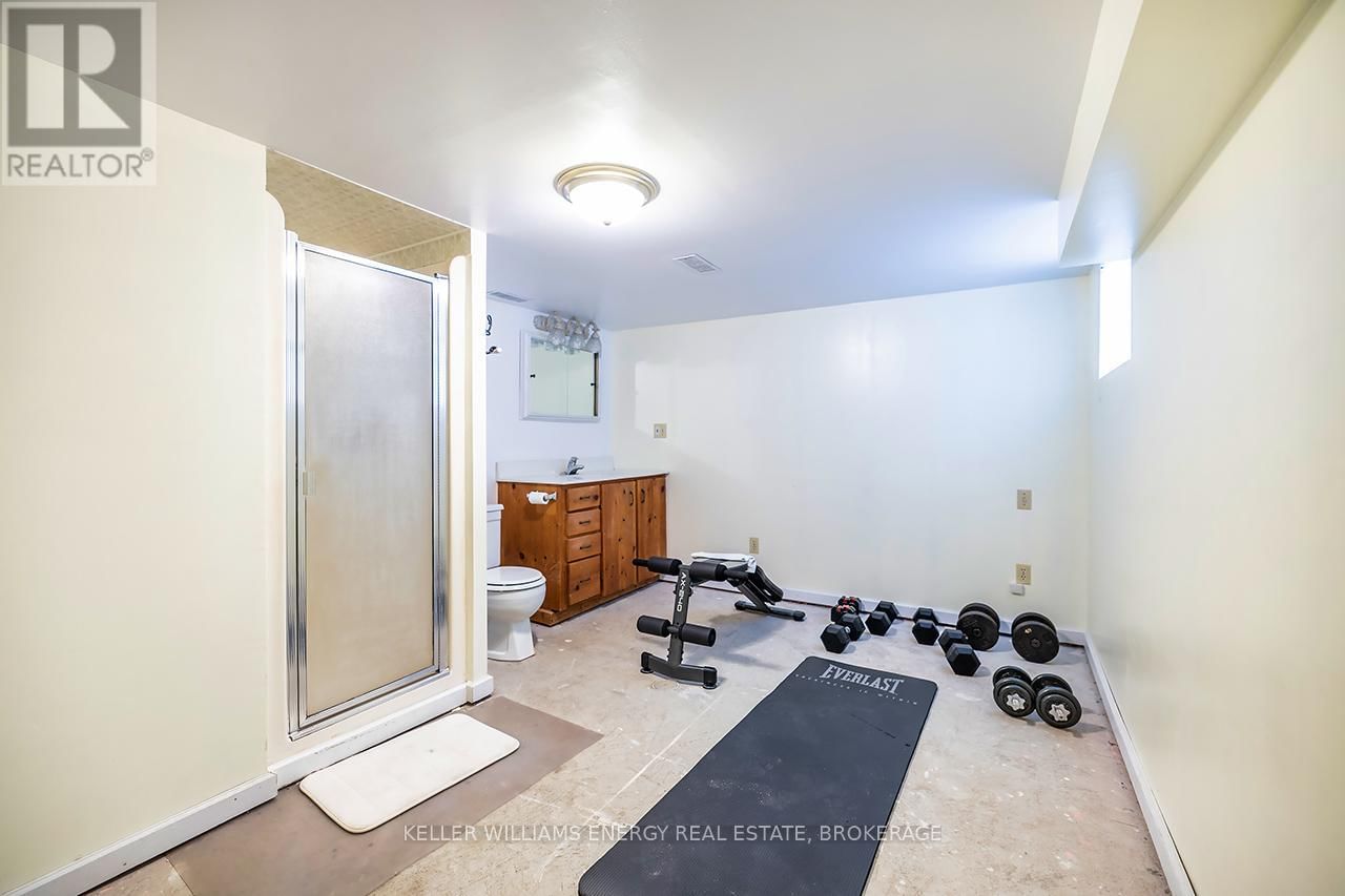 302 DREW STREET Image 28