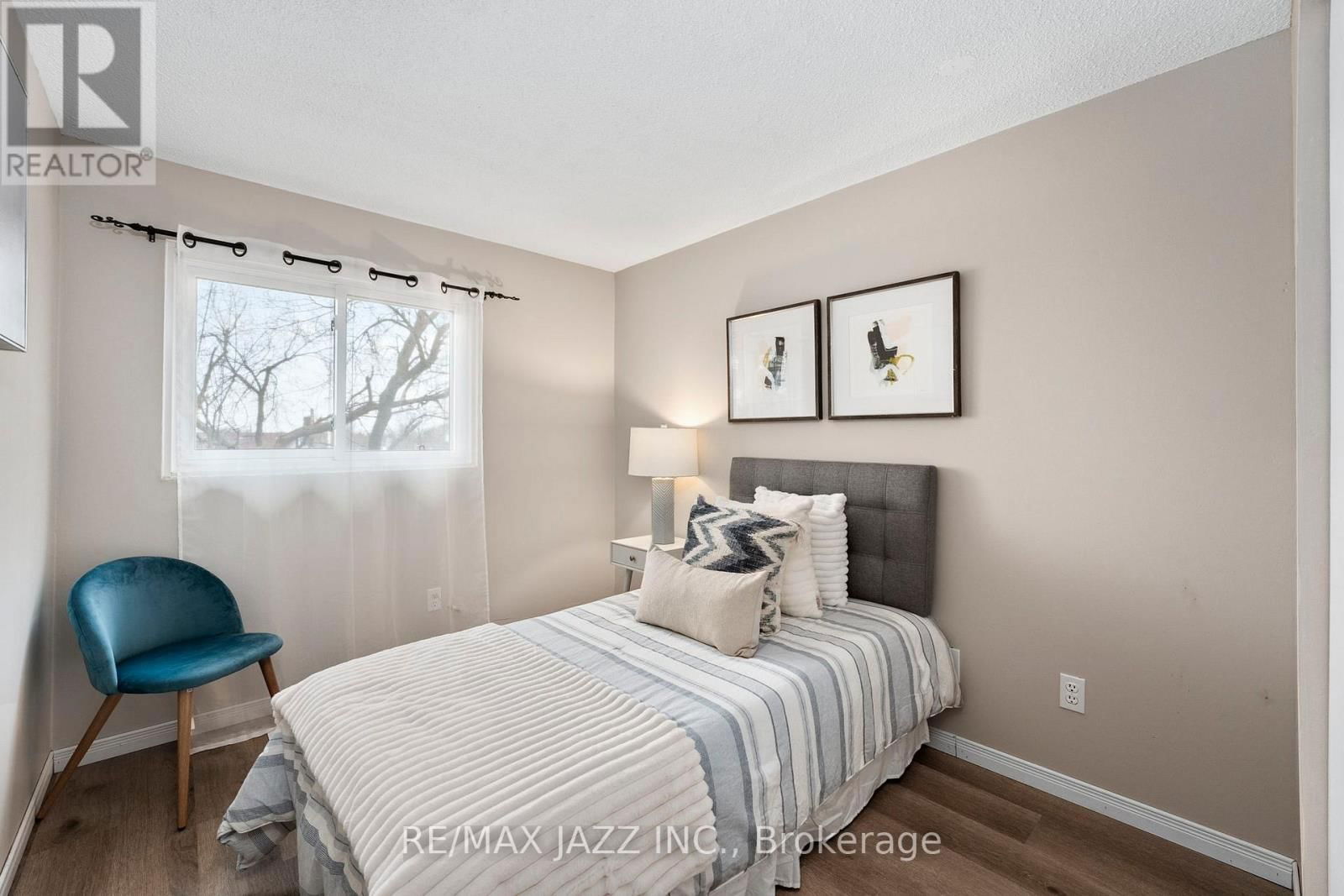 1 - 222 PEARSON STREET Image 13