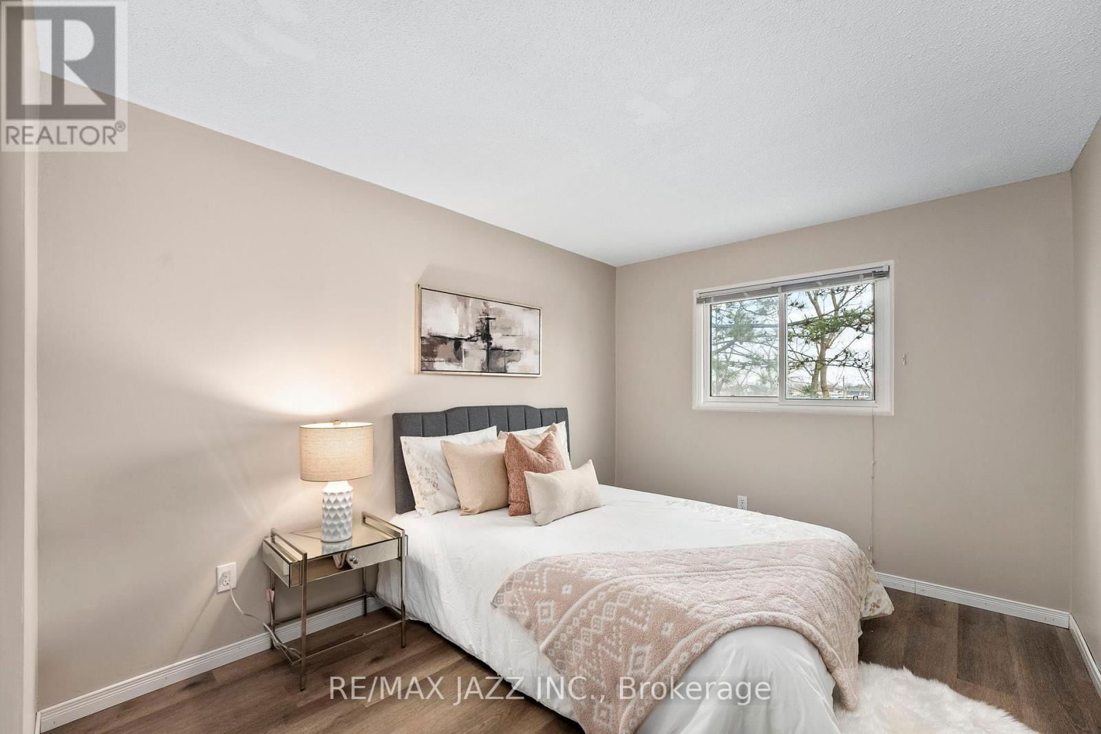 1 - 222 PEARSON STREET Image 15