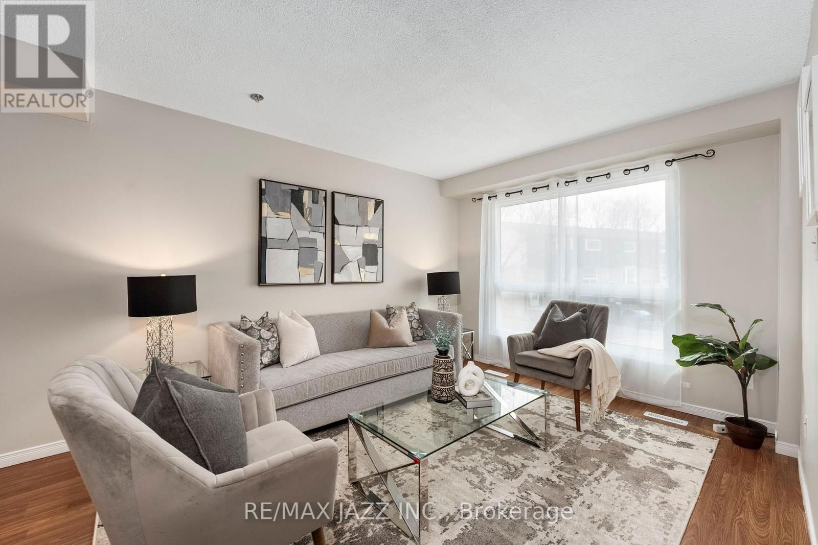 1 - 222 PEARSON STREET Image 2
