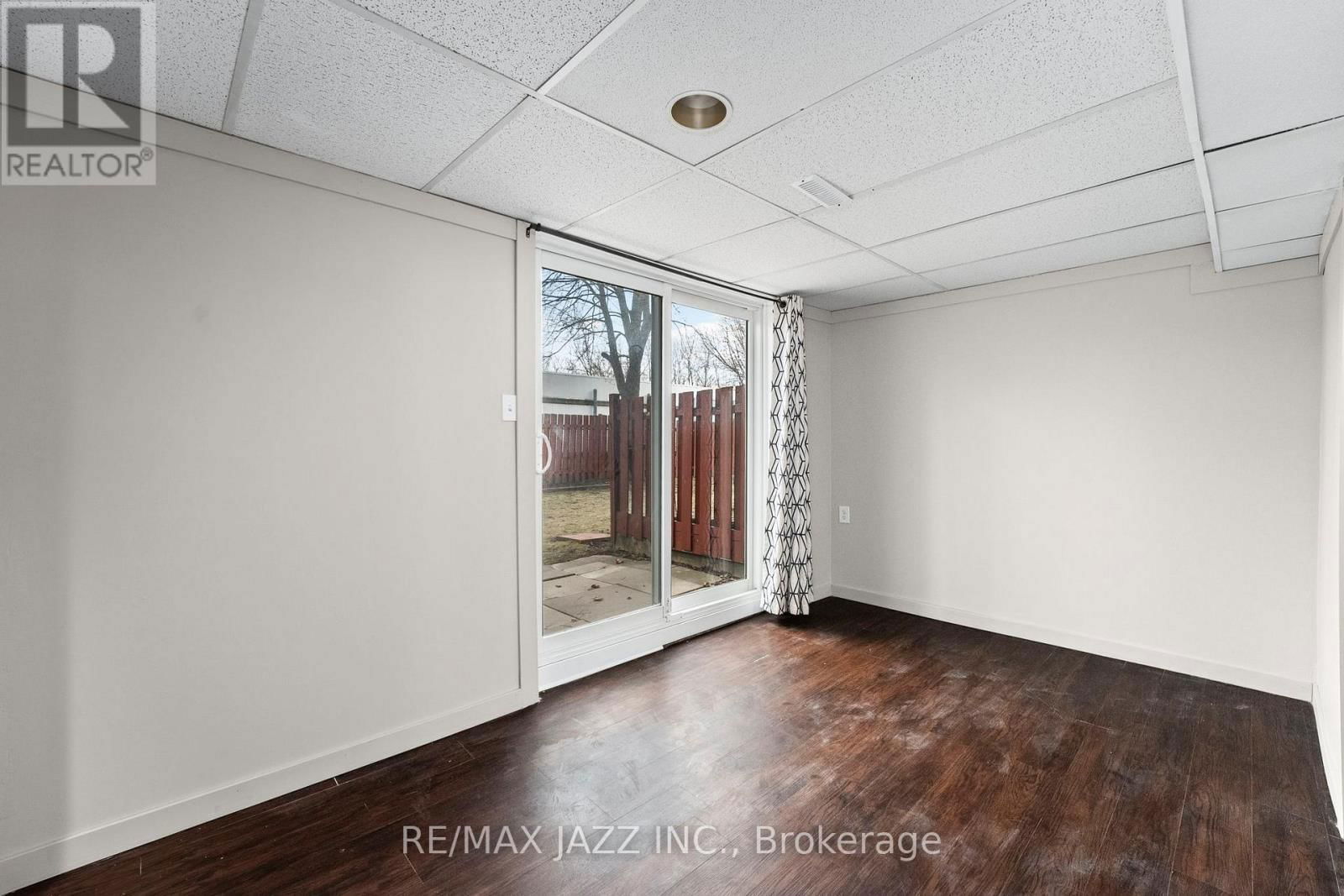 1 - 222 PEARSON STREET Image 20