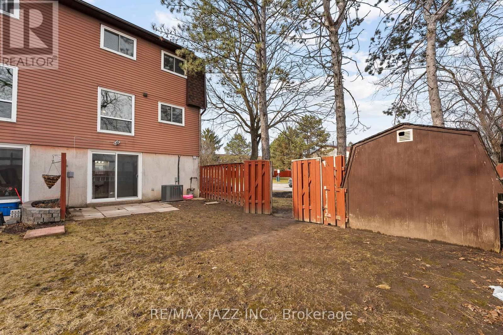 1 - 222 PEARSON STREET Image 23