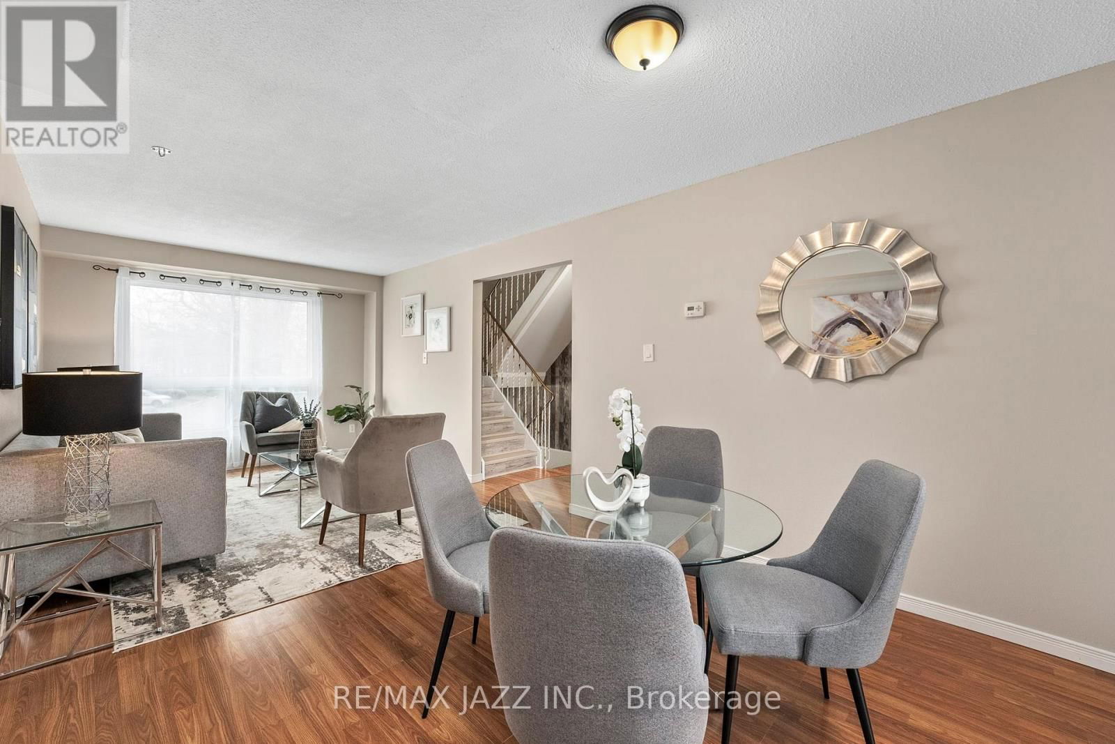 1 - 222 PEARSON STREET Image 6