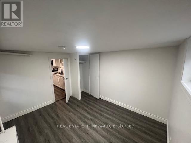 27 TORRENS (BASEMENT) AVENUE Image 12