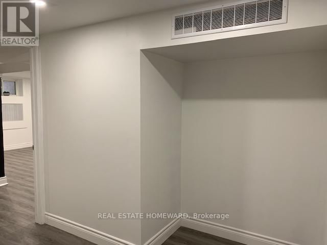 27 TORRENS (BASEMENT) AVENUE Image 25