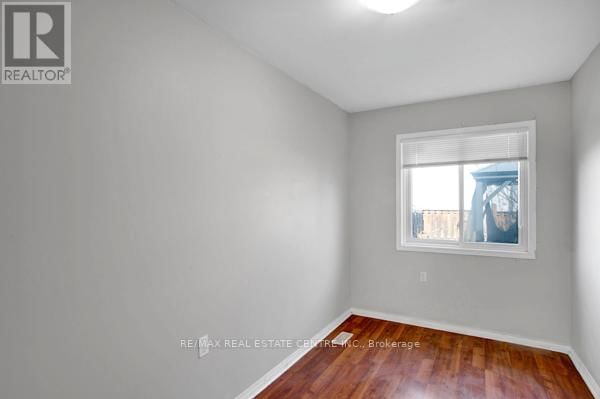 58 AVENUE STREET Image 18