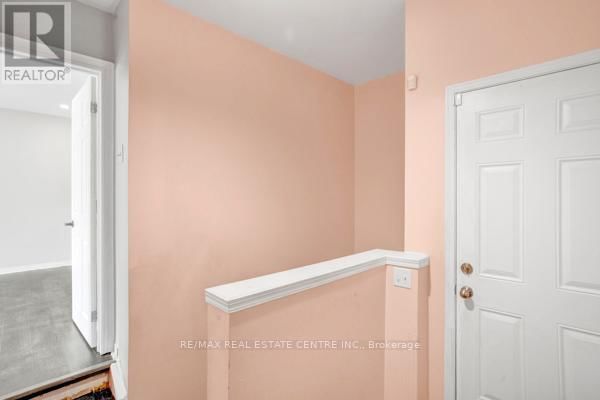 58 AVENUE STREET Image 25