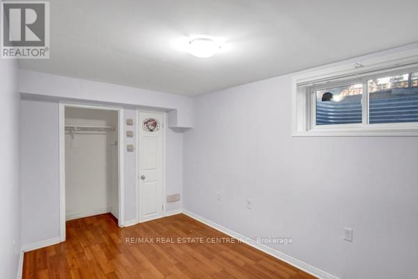58 AVENUE STREET Image 35